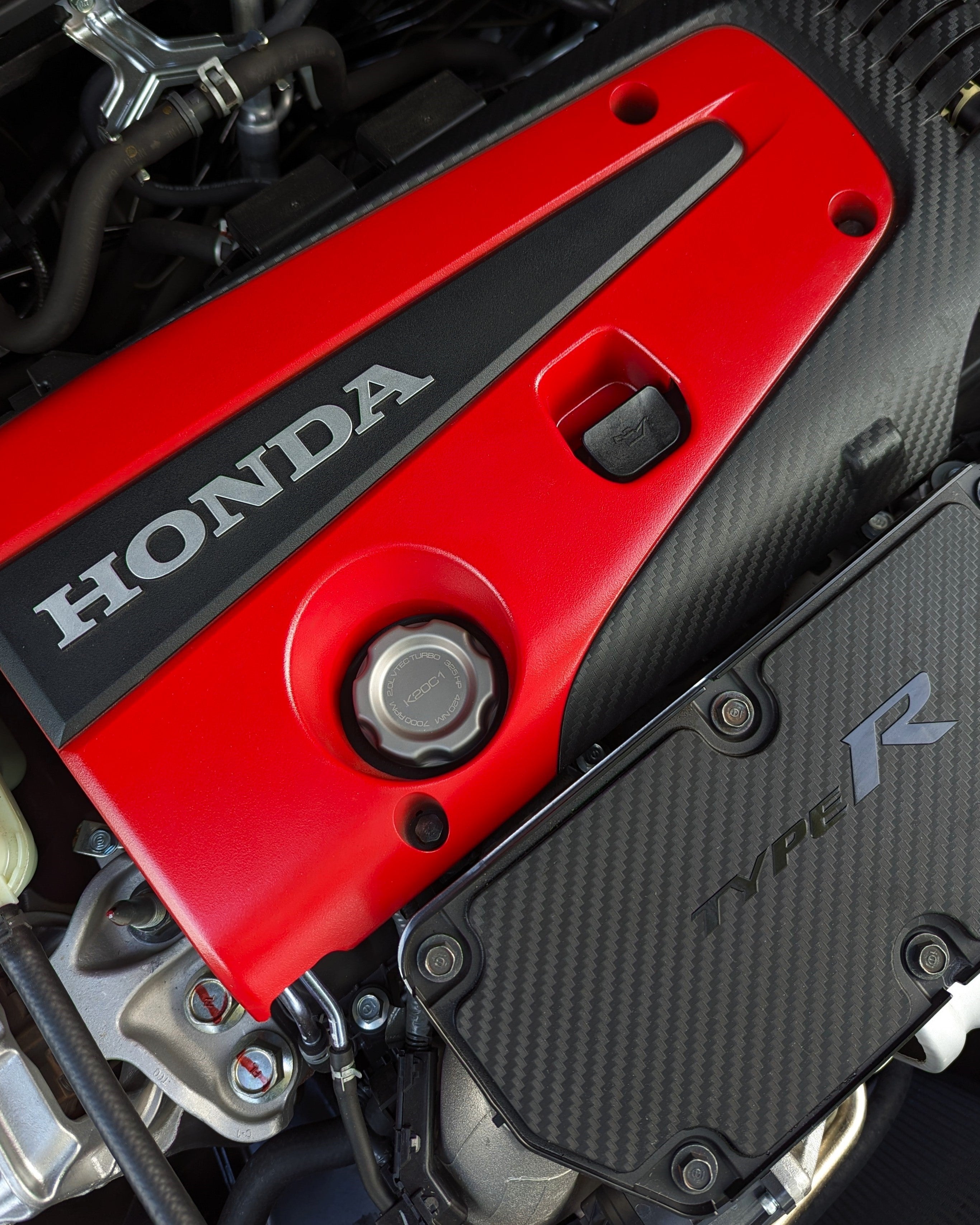 ALPLUS FL5 Titanium Oil Filler Cap Close Up in Engine Bay